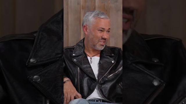 Почему звезды так плохо одеваются на красную дорожку? #мода #АлександрРогов смотреть онлайн