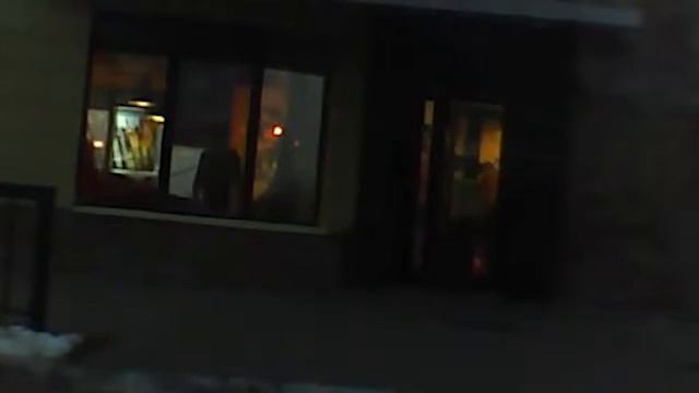 Обрушился потолок в Burger King 09.11.2016 смотреть онлайн