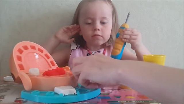Плей До пластилин Доктор Зубастик играем с девочкой Play Doh Dr Brill and Fill смотреть онлайн