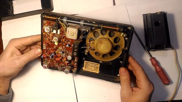 Радиоприемник ТУРИСТ РП 215. Вспомним прошлое . смотреть онлайн
