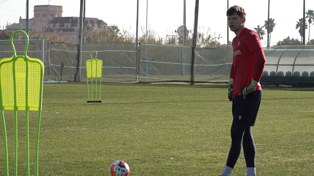 Kampen om målmandsposten i @aabsportdk смотреть онлайн