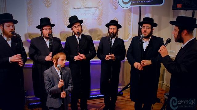 Adir Bamarom - Meshorerim Choir - Child Soloist Avrum Chaim Green | אדיר במרום - משוררים - ילד הפלא