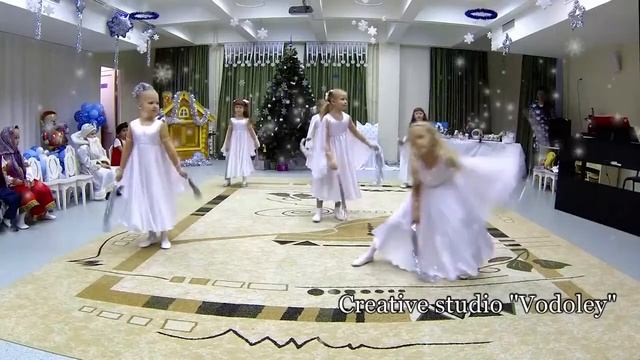 Новогодний утренник Снежные бабочки смотреть онлайн