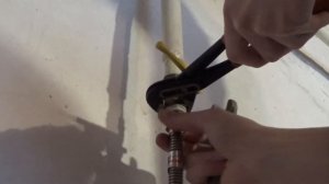 Установка диэлектрической муфты на газовый котел и плиту.