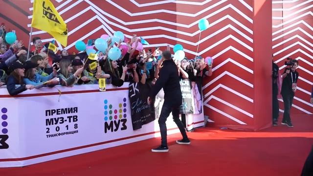 ЗАКУЛИСЬЕ Премии МузТв / Обычный день Насти Ивлеевой