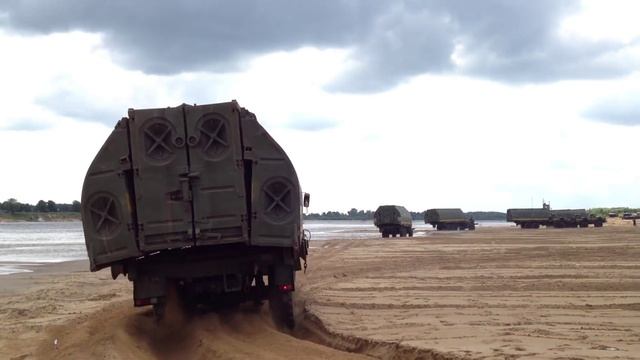 Открытая вода-2015 — понтонная рота на марше смотреть онлайн