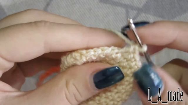 Вязаная корова крючком. Второй урок, вязаная корова, вяжем: глаза, уши, рожки, прическу.