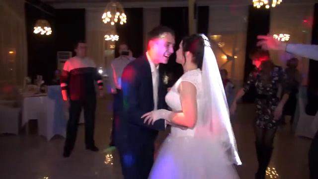 Как отпраздновать свадьбу? смотреть онлайн