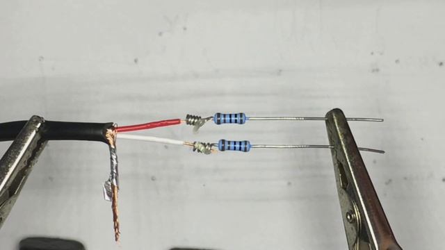 Stereo to Mono DIY cable to connect music player / iPhone to tube radio. смотреть онлайн