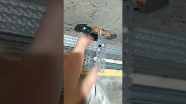 Мой двухуровневый каркас звукоизоляционного потолка.