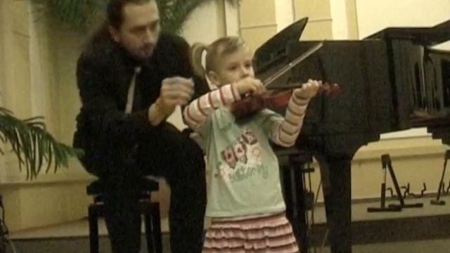 Vystoupení Evelínky Š. 10.12.2009 - koncert ZUŠ смотреть онлайн