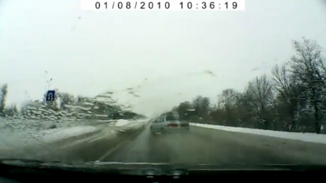 Неуправляемый занос на трассе смотреть онлайн
