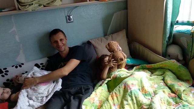 Влог 18-19.04.2020. Дети играют. День рисования. Вкусная пицца. Смузи. смотреть онлайн