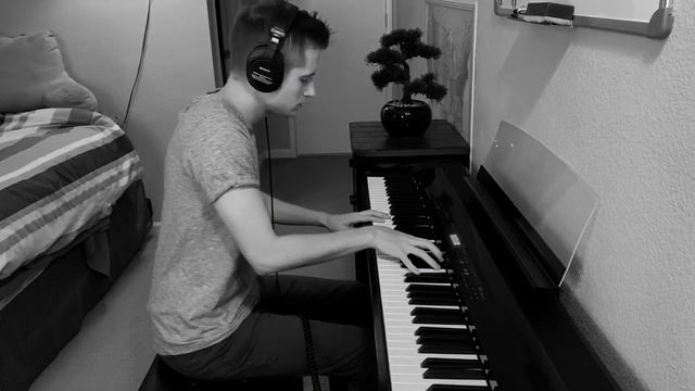 Cover | Mia & Sebastian's Theme смотреть онлайн