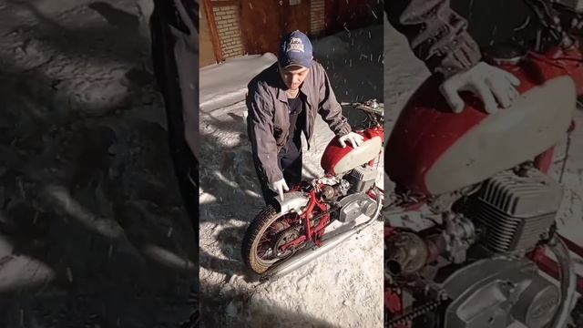 Наш мотор Ява 638 на прогулке. Песня для ушей! смотреть онлайн