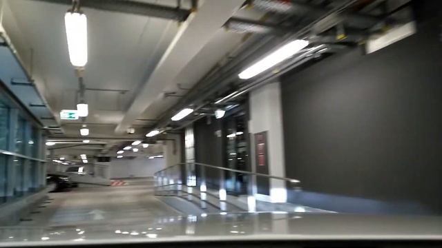 The Square Frankfurt Airport смотреть онлайн