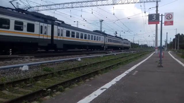 ЭД4М-0451 "ЦППК" сообщением "Рязань 1-Москва" (Фирменный Экспресс). смотреть онлайн