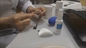 Слуховой аппарат. Чистка и уход.