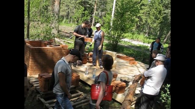 Формуем кирпичи для печки