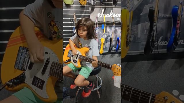 Fender Vintera II. 70s Competition Mustang. Nirvana смотреть онлайн
