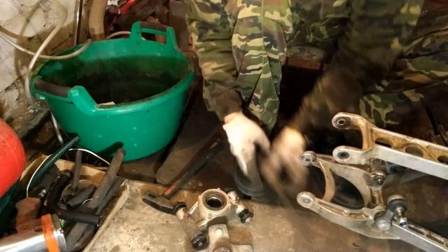 Stels 700D Проект DROVA часть 11 Задние ступицы и сальники смотреть онлайн