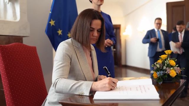 Срочный визит, чтобы решить проблемы беларусов: Тихановская – о визите в Чехию смотреть онлайн
