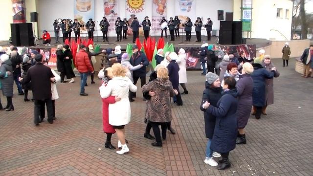 Кружит Вальс И Голову, И Нас! смотреть онлайн