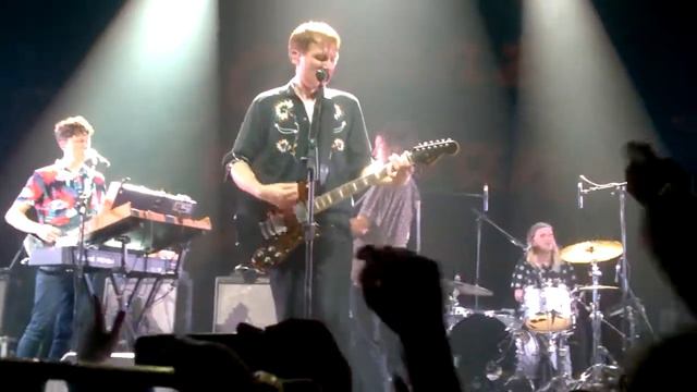 Franz Ferdinand - Take Me Out (intro) live in Sao Paulo смотреть онлайн