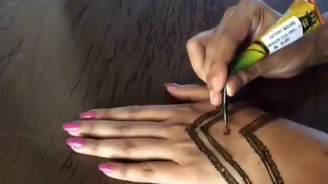 Cello tape Mehndi design | how to apply Mehndi design using cello tape смотреть онлайн