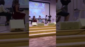 Подарок сюрприз от родителей на выпускной. Сценка родителей на выпускной в школе