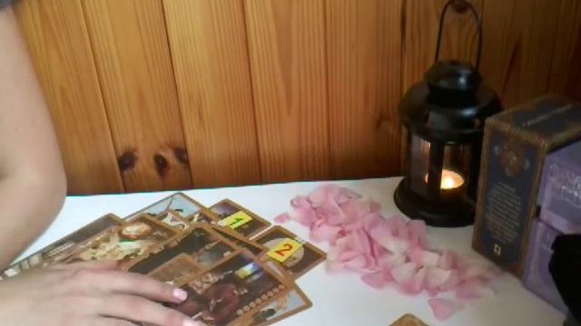 ГАДАНИЕ ДЛЯ ЖЕНЩИН 50+ ЛЕПЕСТКИ ЛЮБВИ *СУДЬБОНОСНАЯ ВСТРЕЧА ЛЕТОМ 2018* смотреть онлайн