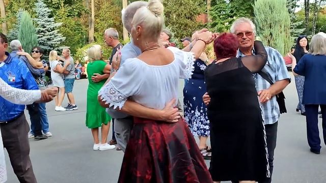 ДЕ ЛЮБИСТКА ЦВІТ! ТАНЦЫ ХАРЬКОВ УКРАИНА СЕНТЯБРЬ 2023 #kharkiv #dance смотреть онлайн