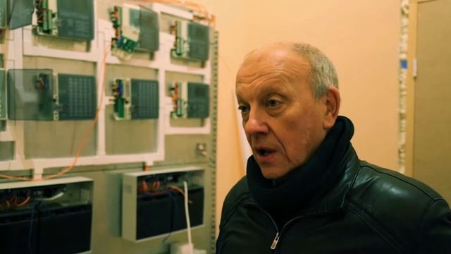 В домах Нью-Тона устанавливают систему пожарной безопасности смотреть онлайн