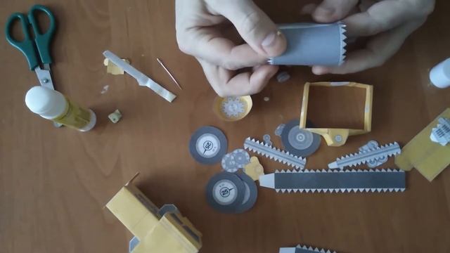 Каток из бумаги. Он реально похож на настоящий. смотреть онлайн