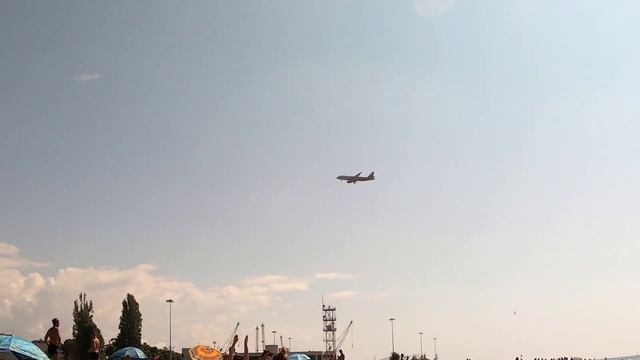 Отдых в России. Пляжи, улицы и общепит курортного Сочи смотреть онлайн