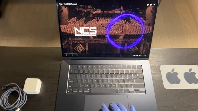 Apple M2 MacBook Air 15" Unboxing - ASMR смотреть онлайн