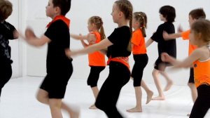 Показательные выступление группы акробатики. Дети 2014 и младше.