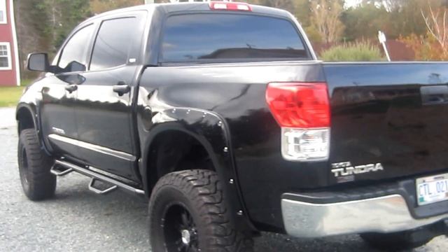 Toyota Tundra 6" Lift, 35" Mickey Thompsons and magna flow exhaust смотреть онлайн