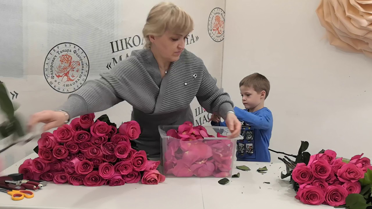 Букет из 59 роз. смотреть онлайн