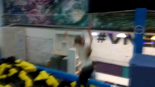 ВЛОГ Батутный развлекательный центр В небо  Kid's Intertainment Center