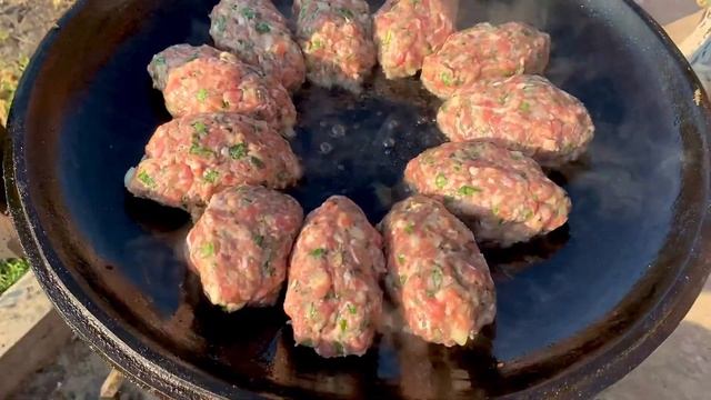 Люля кебаб на Садже с овощами. смотреть онлайн