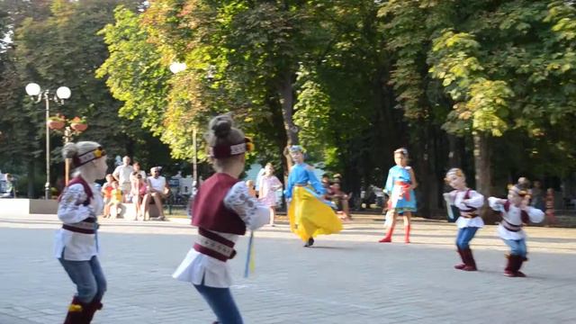танец "Украина дети" от фонда "Доброта и Доверие" смотреть онлайн