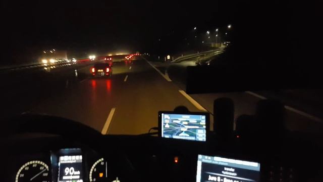 Nocna voznja .. A8 Stuttgart-München смотреть онлайн