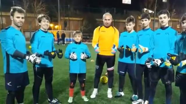 Bienvenidos a la Escuela de porteros AR Welcome to the Goalkeeper Academy AR смотреть онлайн