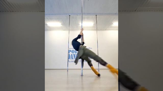 Valee Miami / Exotic Pole Dance by Natalya Vysotskaya смотреть онлайн