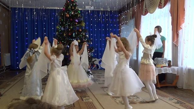 Танец снежинок, старшая группа №6 смотреть онлайн