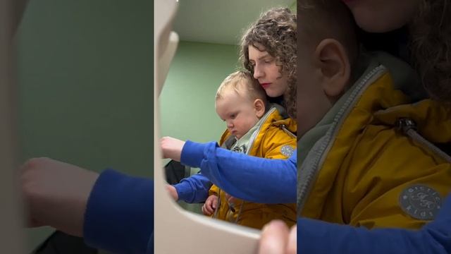 Гавриил выбирает новое пианино - Gavriil is choosing new piano смотреть онлайн