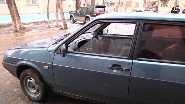 Полицейский пострадал при задержании угонщиков смотреть онлайн