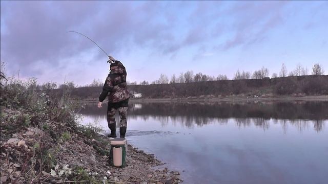 ОКА ПОД СЕРПУХОВЫМ, ЕСТЬ СУДАК!!! смотреть онлайн