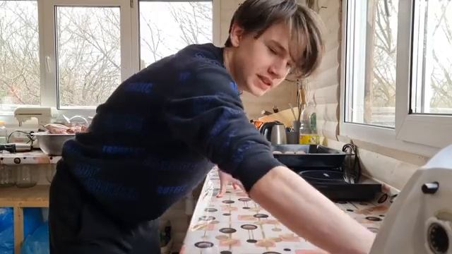 ?1 ДЕНЬ У МНОГОДЕТНЫХ?МОТИВАЦИЯ НА УБОРКУ?РАЗБИРАЕМ ЛЕТНЮЮ КУХНЮ смотреть онлайн